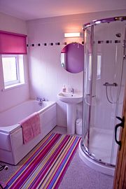 Bath/shower room