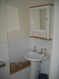 Part of main bathroom