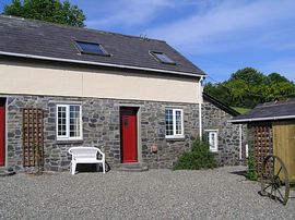 cottage private courtyard