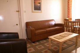 Flat 7 offers 2 bedrooms, sleeps up to 4