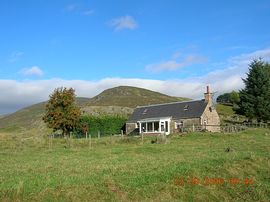 Lochsie cottage for 2 in Summer