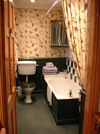 cottage bathroom