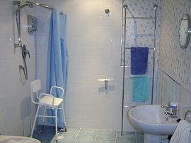 Downstairs shower room good for elderly