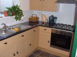 fully fitted kitchen
