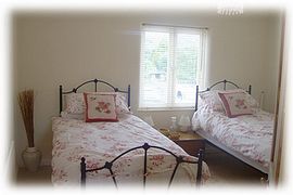 Bedroom with twin beds or super king size