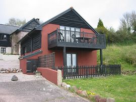 The Dairy a spacious cottage with sundeck