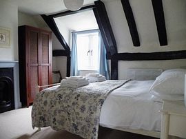Wren double bedroom
