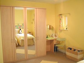 Rear bedroom with twin beds