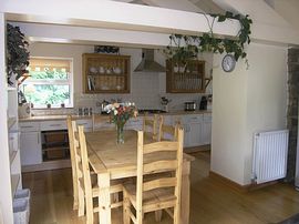 Fully fitted kitchen