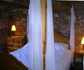 Gurnick Cottage bedroom 1