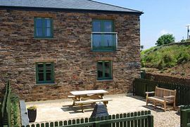 Hawthorn Cottage's South facing patio