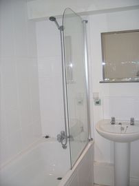 Boscote Apartment bathroom