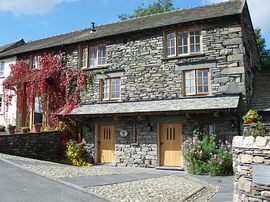 Knipefold Barn Exterior