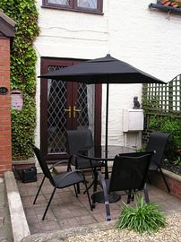 south facing patio relax and unwind in the fully enclosed garden