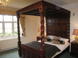 4 Poster Bed