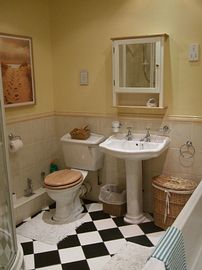 The spacious bathroom