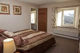 Bedroom with ensuite