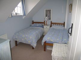 Twin bedroom