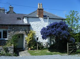 Lovely private Mews 