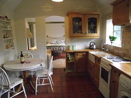 kitchen/dining area