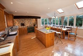 Kitchen Dining area