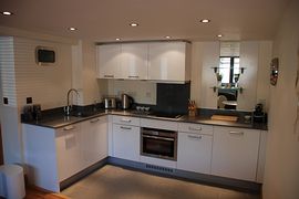 Fully Fitted Kitchen