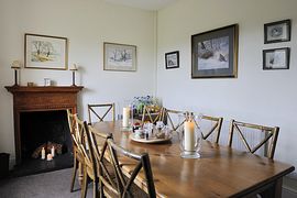  Dining room seating 10
