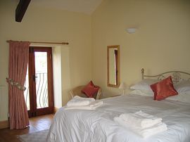 Master bedroom - Langness Cottage